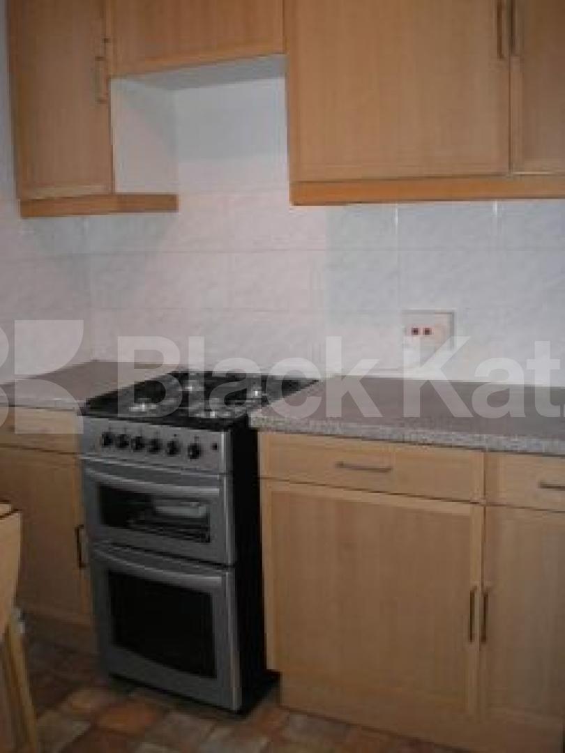 			2 Bedroom, 1 bath, 1 reception Flat			 Boundary Road, ST JOHNS WOOD NW8